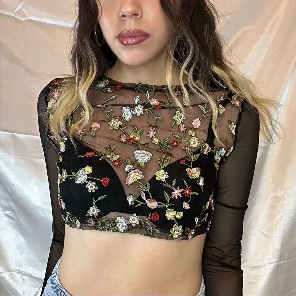 LF Dresscode Floral Mesh Crop Top